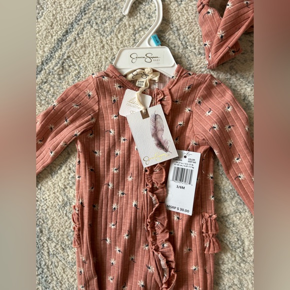 NWT Pink Ditsy Floral Ruffled baby One Piece Matching Headband size 3-6 months - Picture 3 of 7